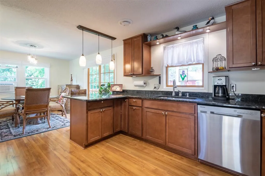 4 Little Pine Lane Exeter NH 03833