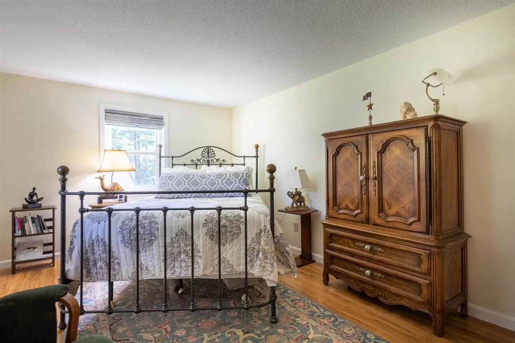 4 Little Pine Lane Exeter NH 03833