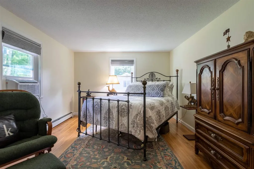 4 Little Pine Lane Exeter NH 03833
