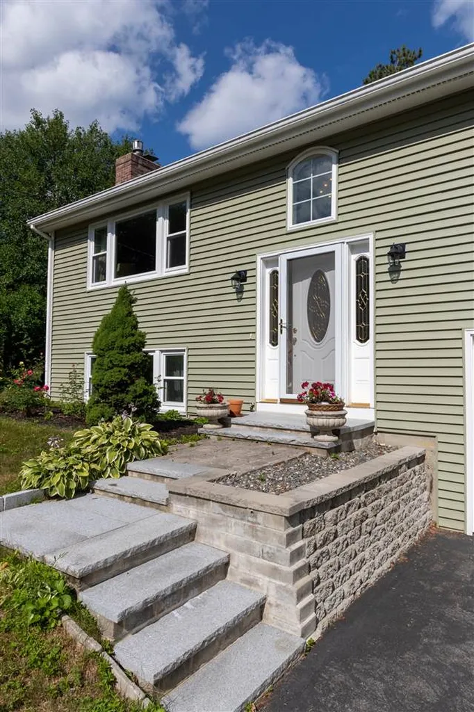 4 Little Pine Lane Exeter NH 03833