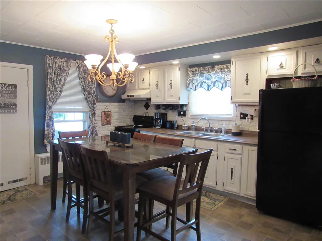 5 1st Street Gorham NH 03581