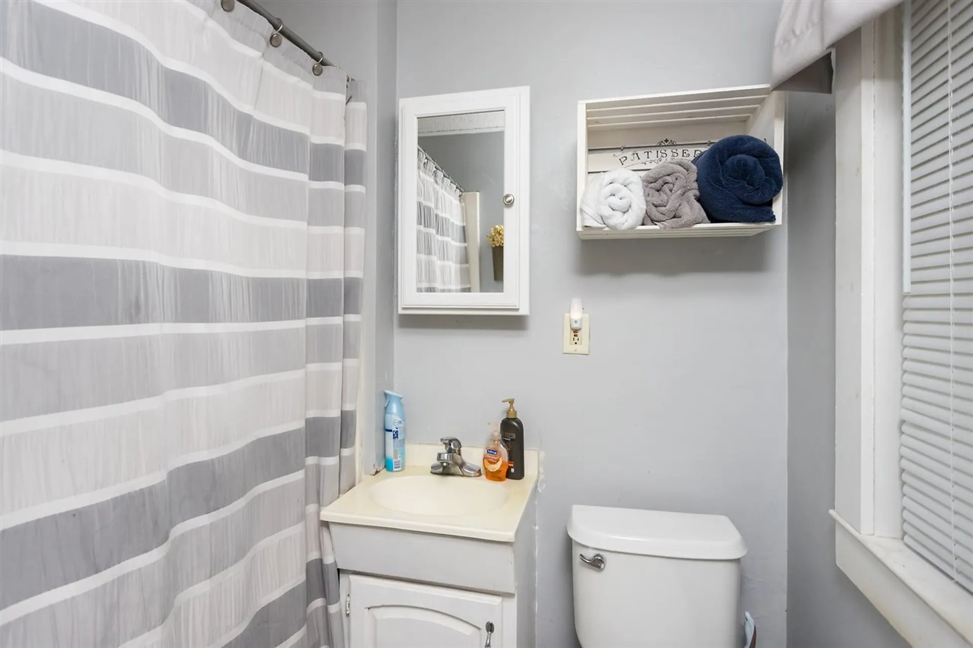 19 Cedar Street Newmarket NH 03857