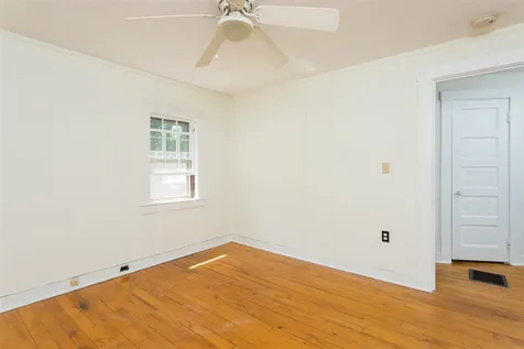 19 Cedar Street Newmarket NH 03857
