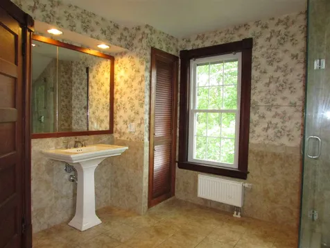 25 Plains Road Claremont NH 03743