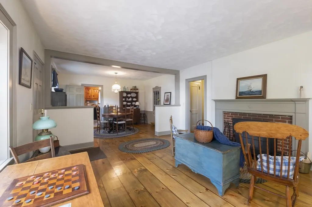 9 Camp Road Hopkinton NH 03229