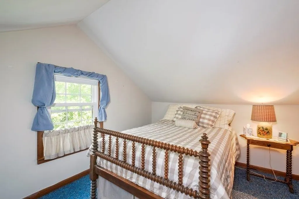 9 Camp Road Hopkinton NH 03229