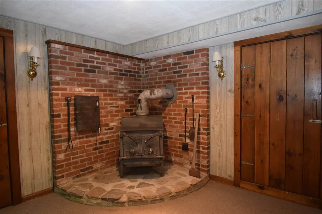 54 Ball Road Kingston NH 03848