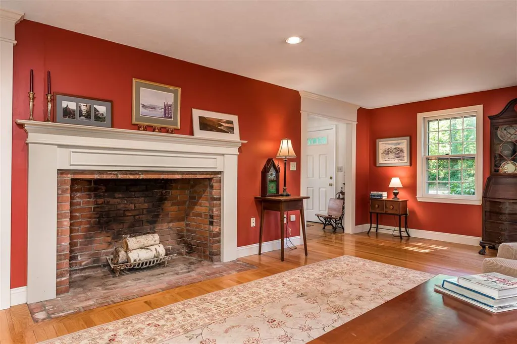 5 Gove Road Brentwood NH 03833