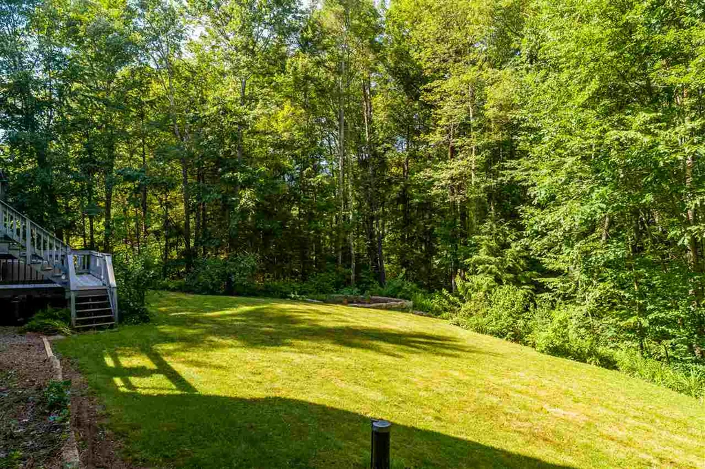 5 Gove Road Brentwood NH 03833