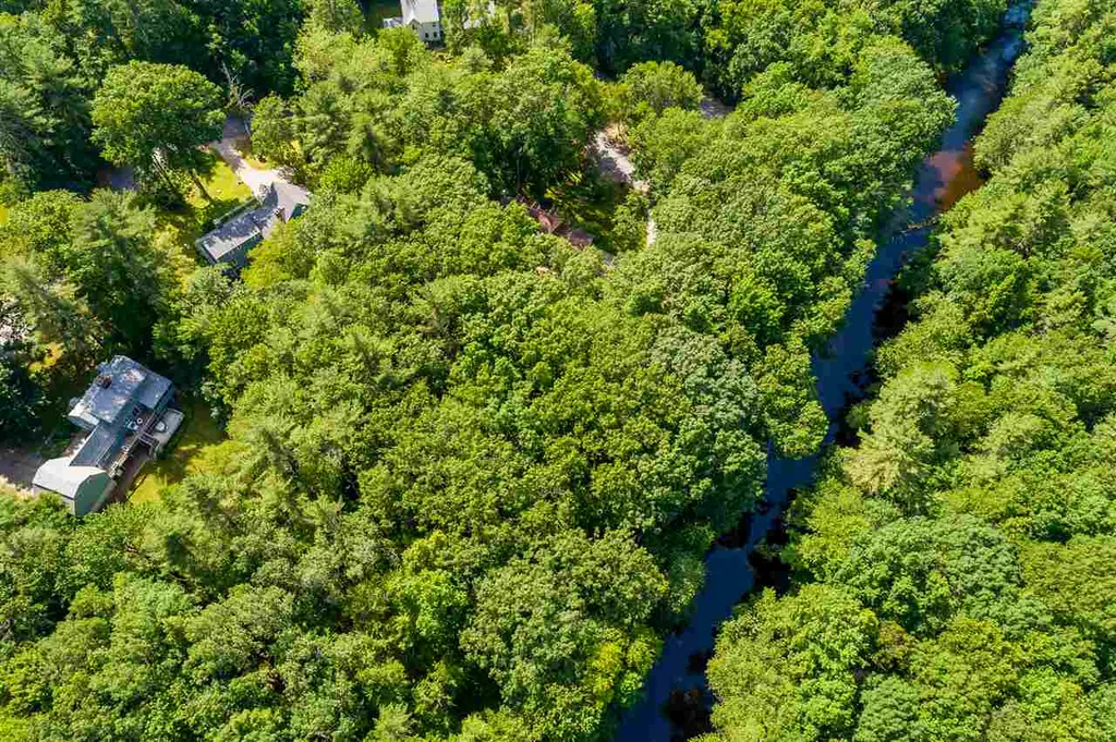 5 Gove Road Brentwood NH 03833