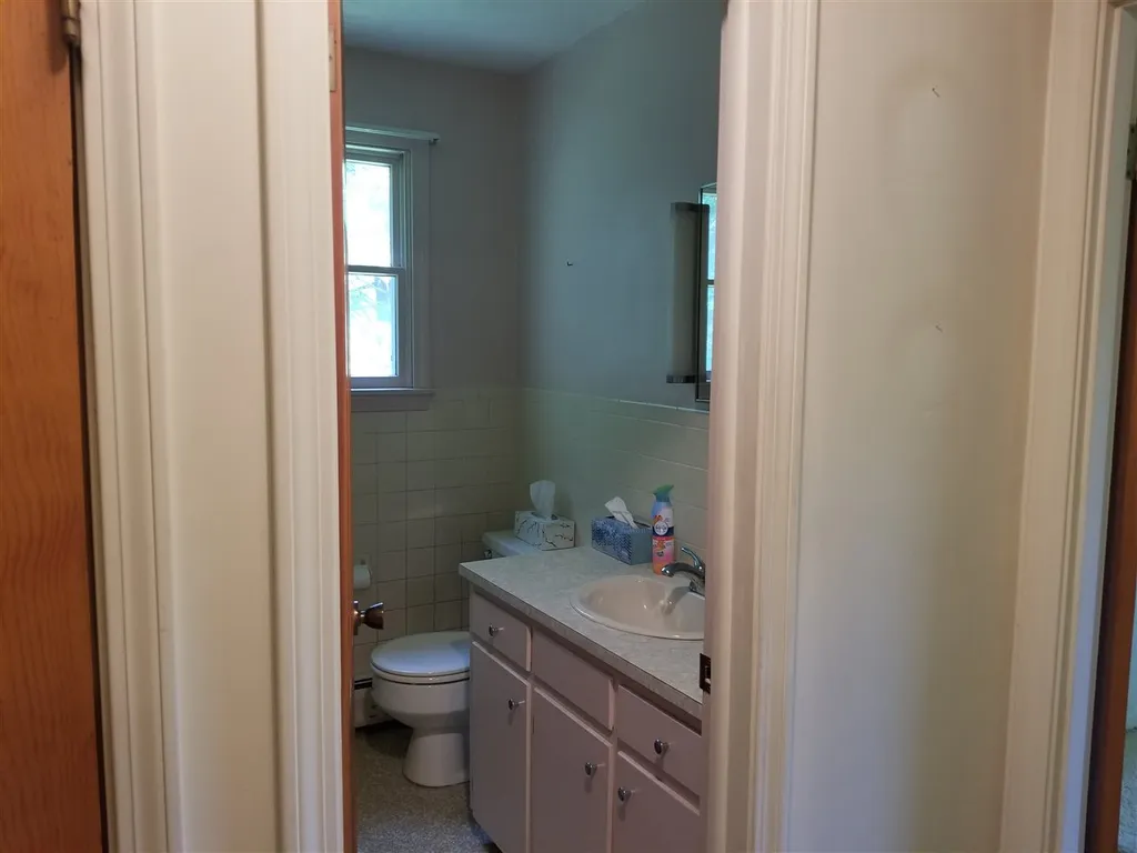 132 Swanzey Lake Road Swanzey NH 03446