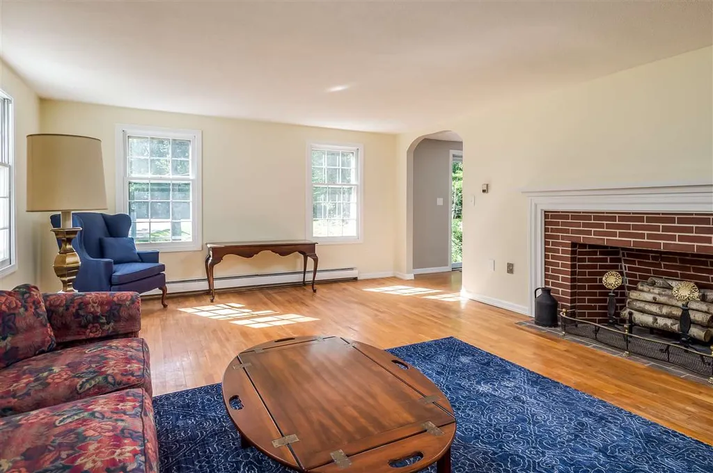 12 Denbow Road Durham NH 03824