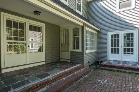 12 Denbow Road Durham NH 03824