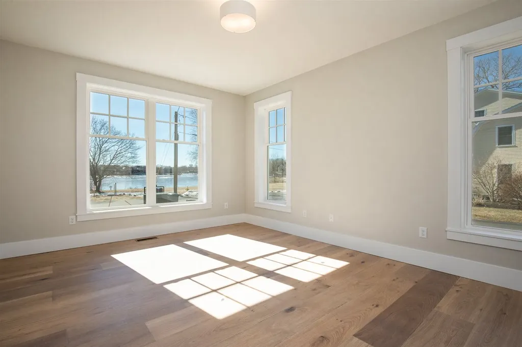 142 Mill Pond Way Portsmouth NH 03801