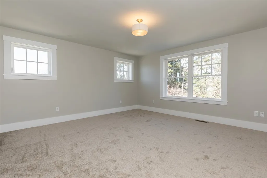 142 Mill Pond Way Portsmouth NH 03801