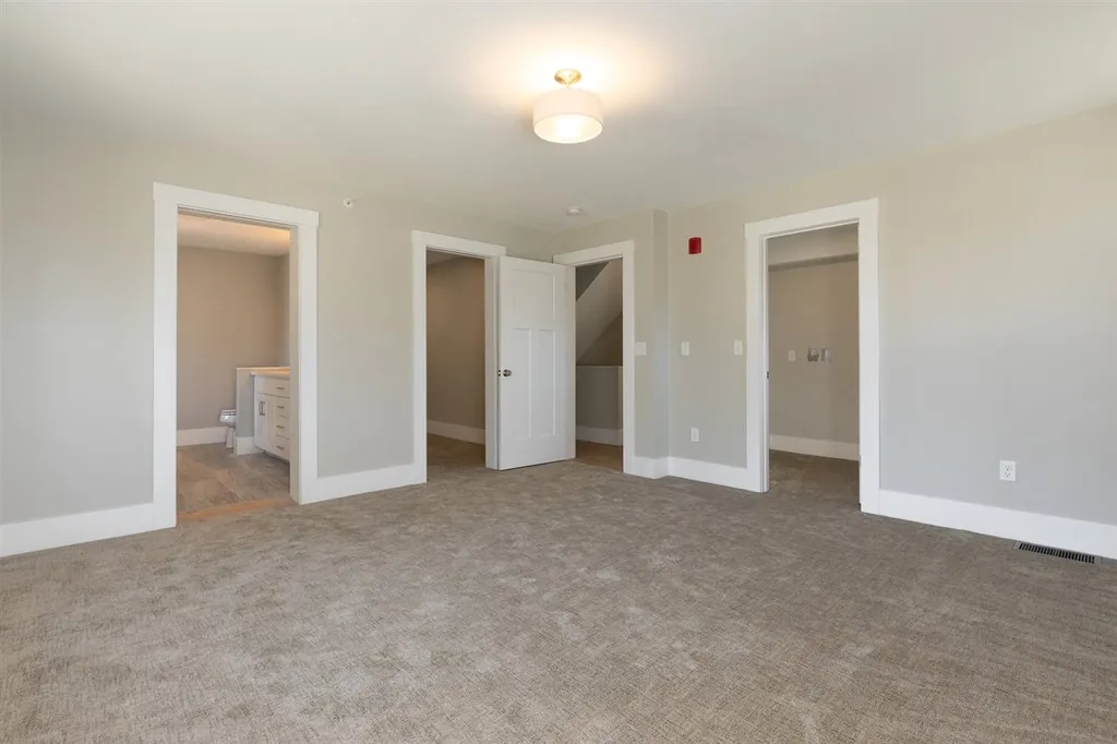 142 Mill Pond Way Portsmouth NH 03801