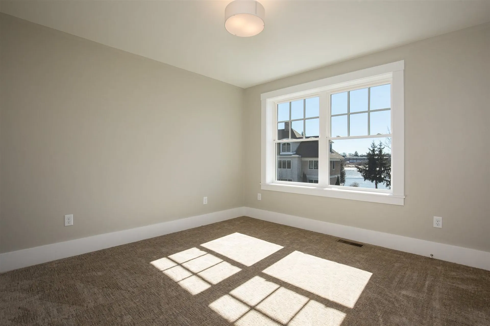 142 Mill Pond Way Portsmouth NH 03801