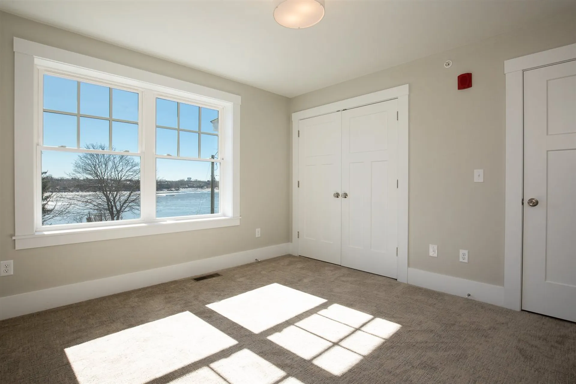 142 Mill Pond Way Portsmouth NH 03801