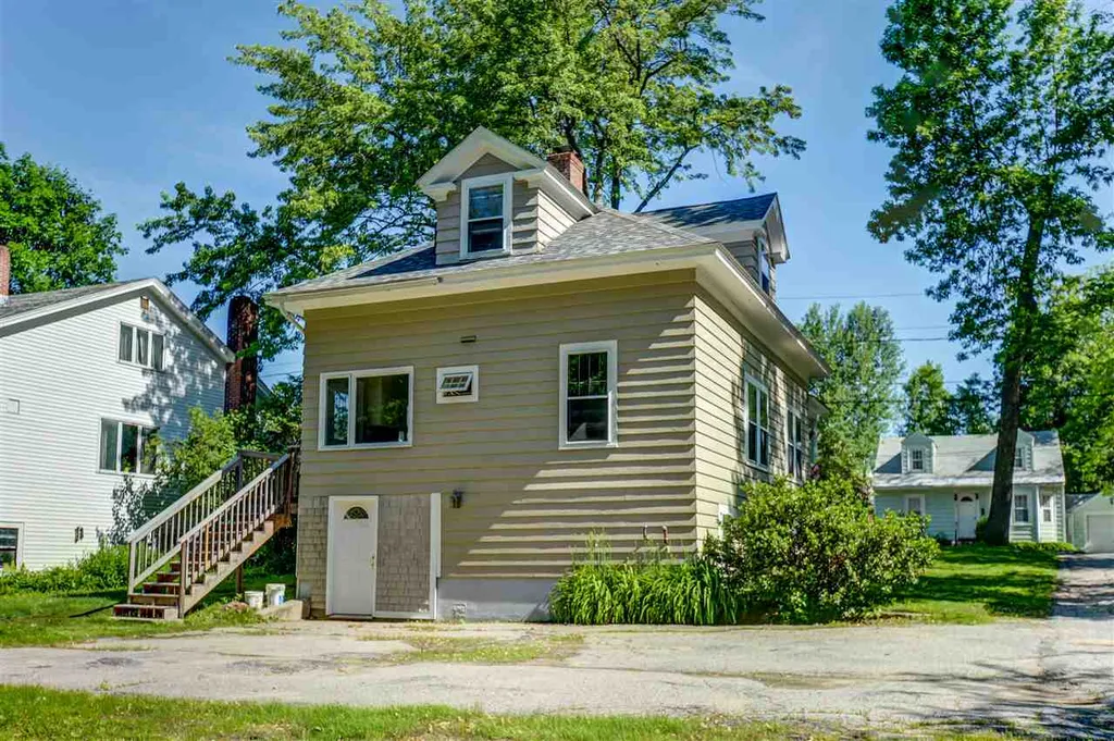11 Cummings Street Plymouth NH 03264