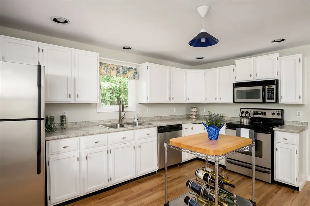 17 Beaver Dam Road South Berwick ME 03908