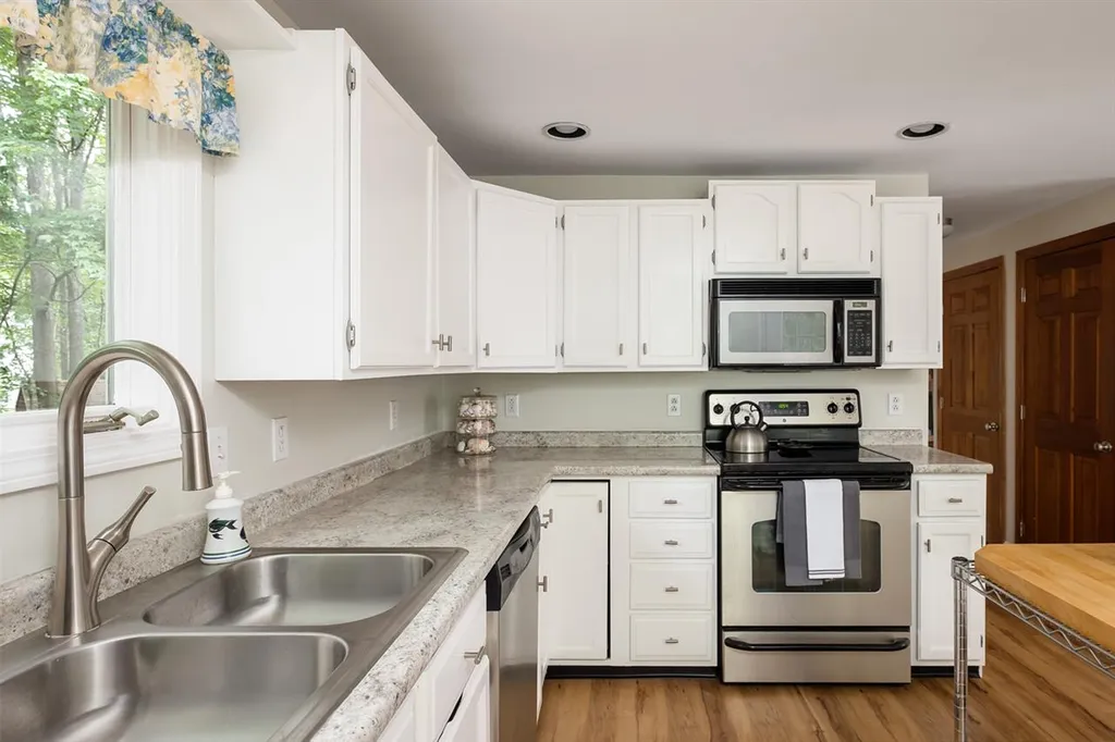 17 Beaver Dam Road South Berwick ME 03908