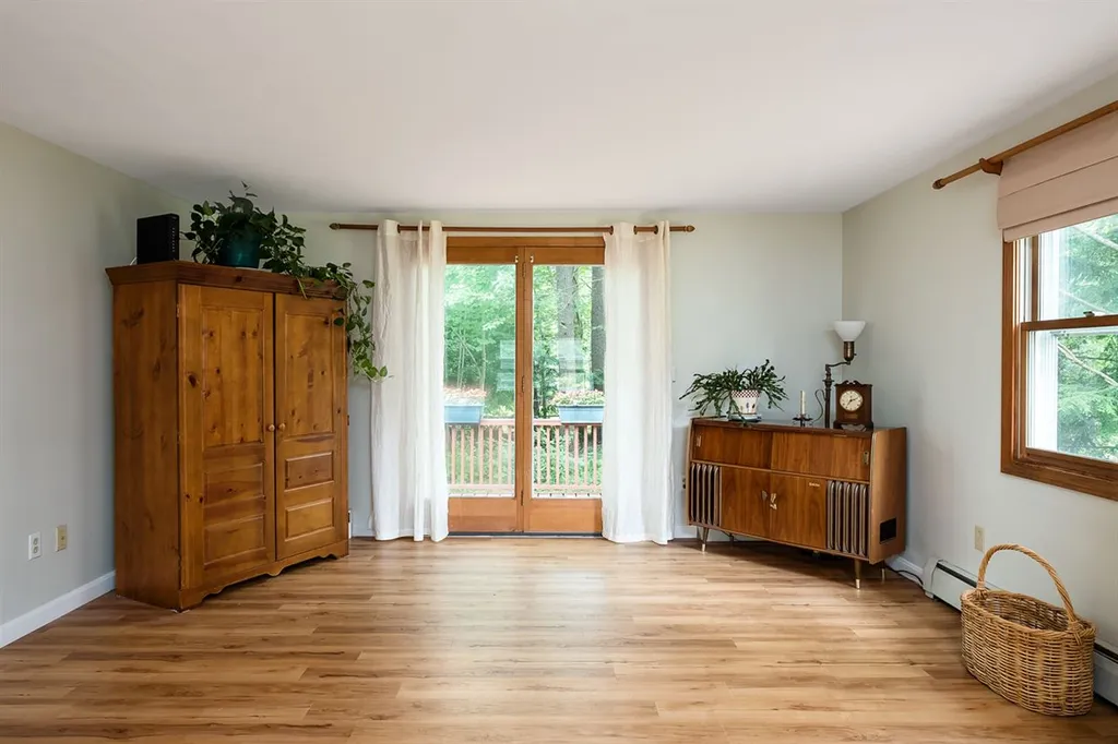 17 Beaver Dam Road South Berwick ME 03908