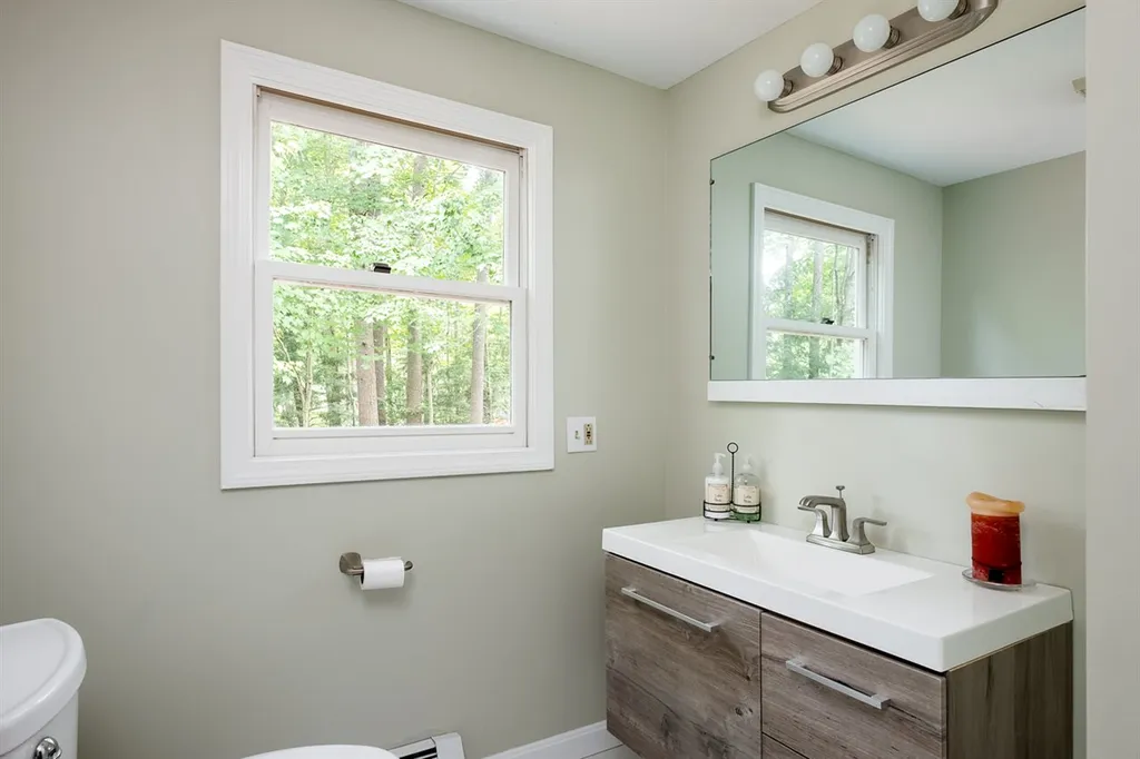 17 Beaver Dam Road South Berwick ME 03908
