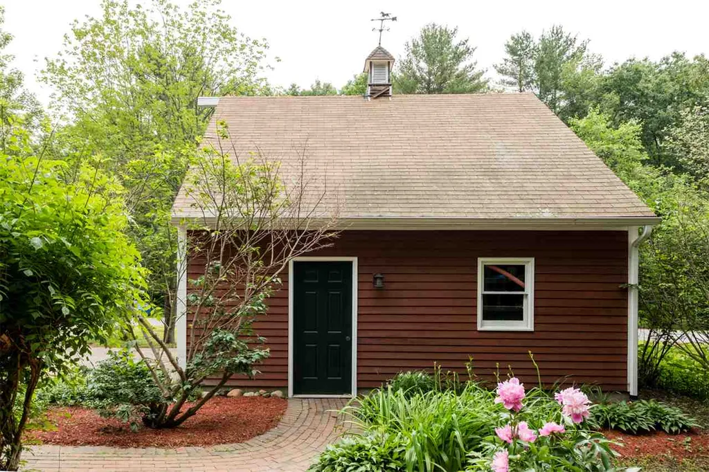 17 Beaver Dam Road South Berwick ME 03908