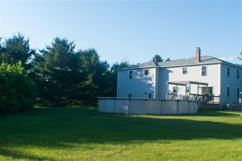 23 April Drive Litchfield NH 03052