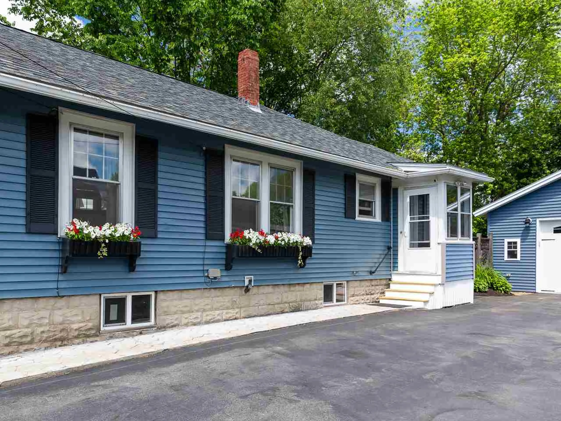 36 Railroad Avenue Rochester NH 03839