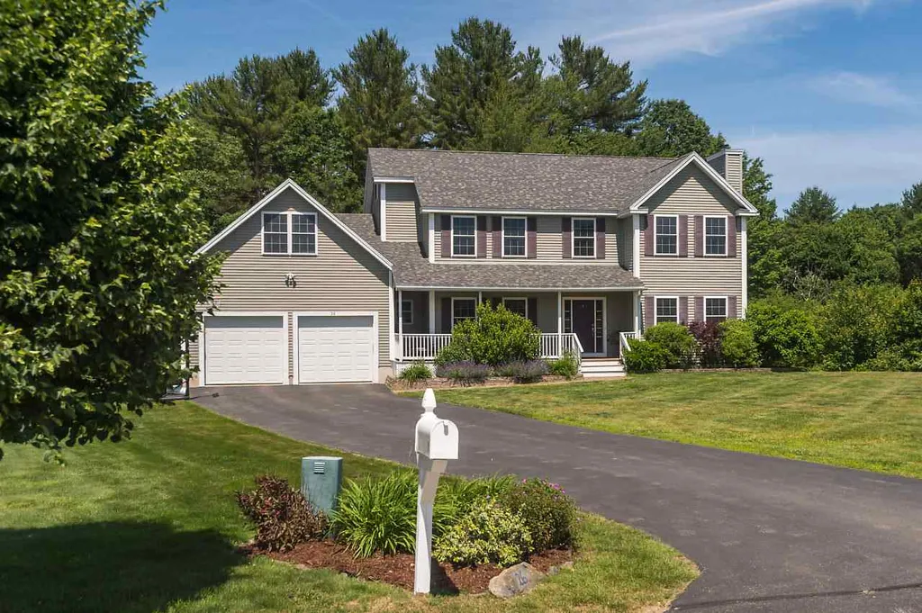 26 Gladiola Way Dover NH 03820
