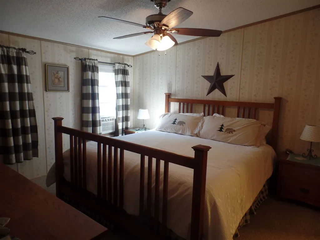 10 Malloy Avenue Gorham NH 03581