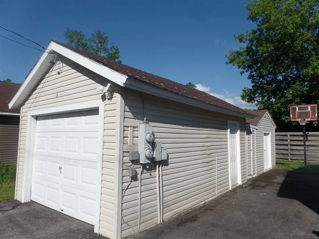 10 Malloy Avenue Gorham NH 03581
