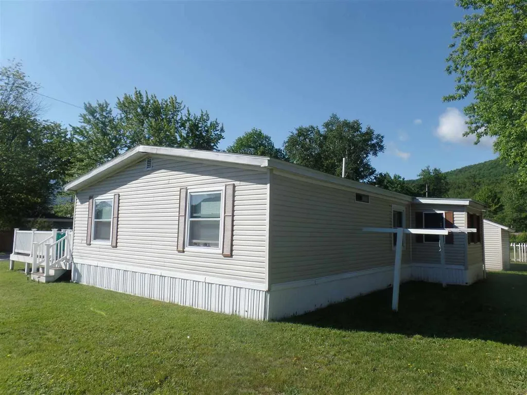10 Malloy Avenue Gorham NH 03581