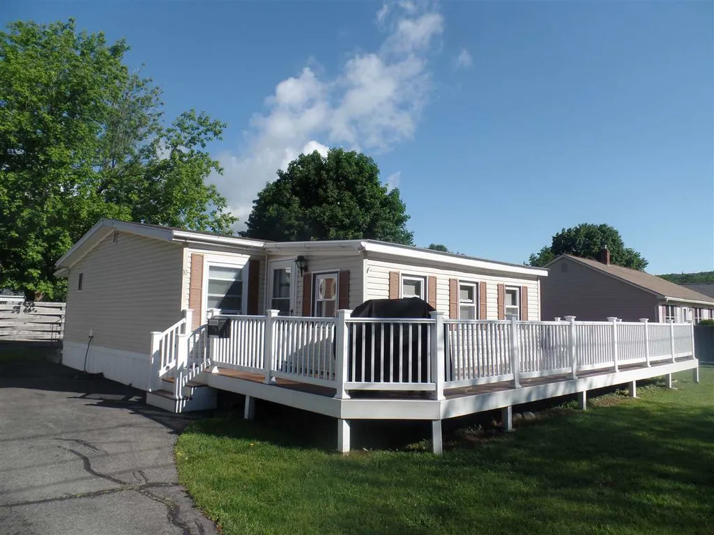 10 Malloy Avenue Gorham NH 03581