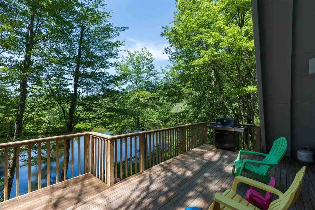 60 Prescott Road Raymond NH 03077