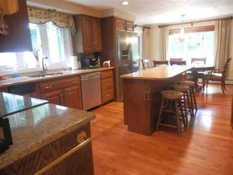 2 Mckinley Avenue Londonderry NH 03053