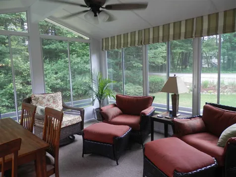 2 Mckinley Avenue Londonderry NH 03053