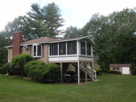 2 Mckinley Avenue Londonderry NH 03053