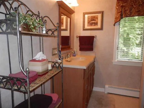 2 Mckinley Avenue Londonderry NH 03053