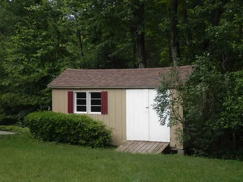 2 Mckinley Avenue Londonderry NH 03053