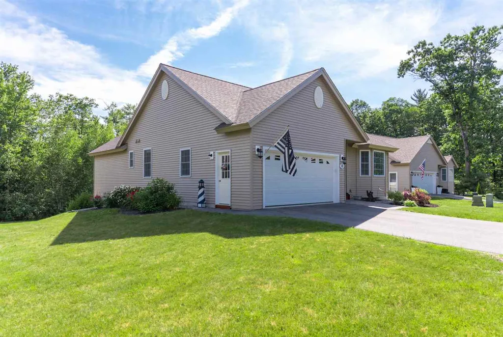 10 Evergreen Drive Newton NH 03858