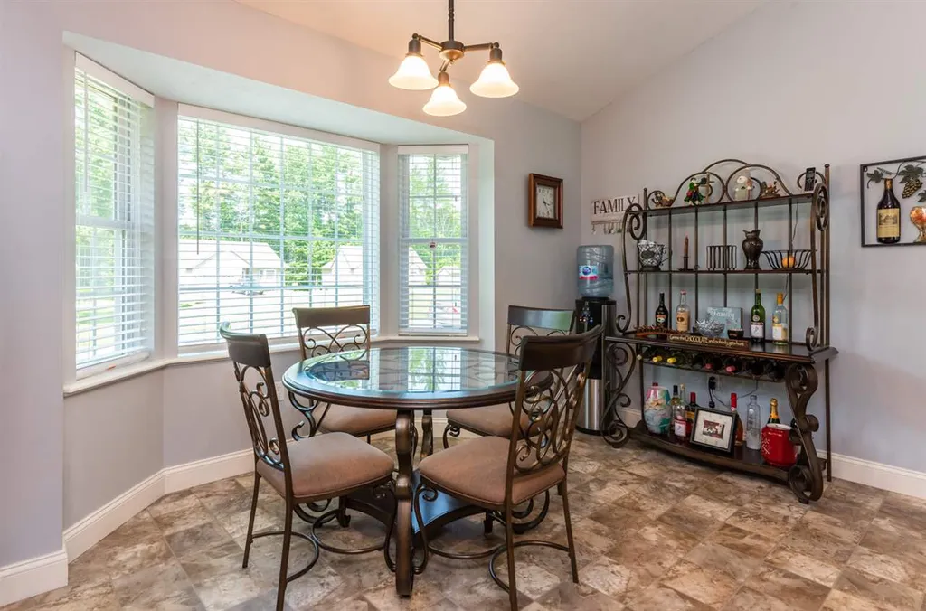 10 Evergreen Drive Newton NH 03858