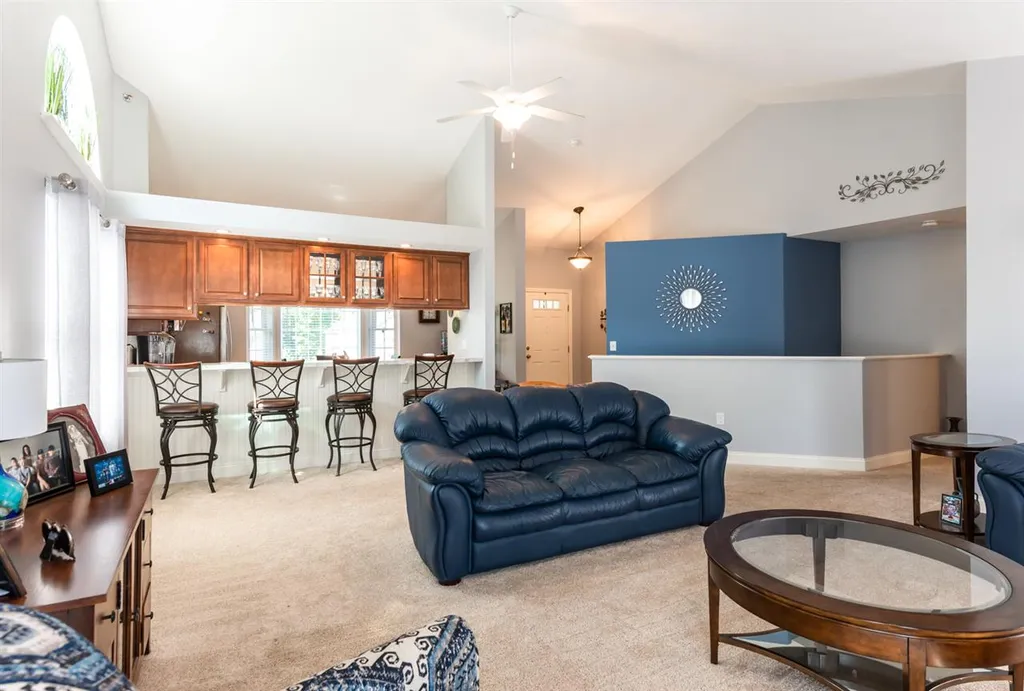 10 Evergreen Drive Newton NH 03858