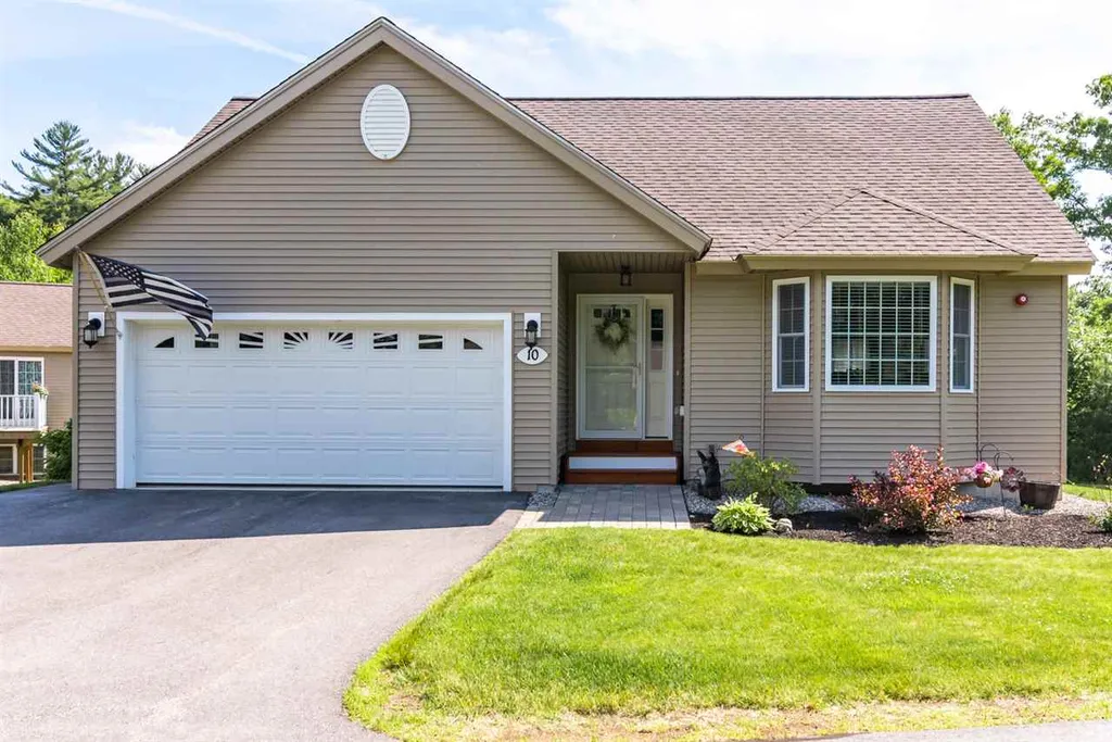 10 Evergreen Drive Newton NH 03858