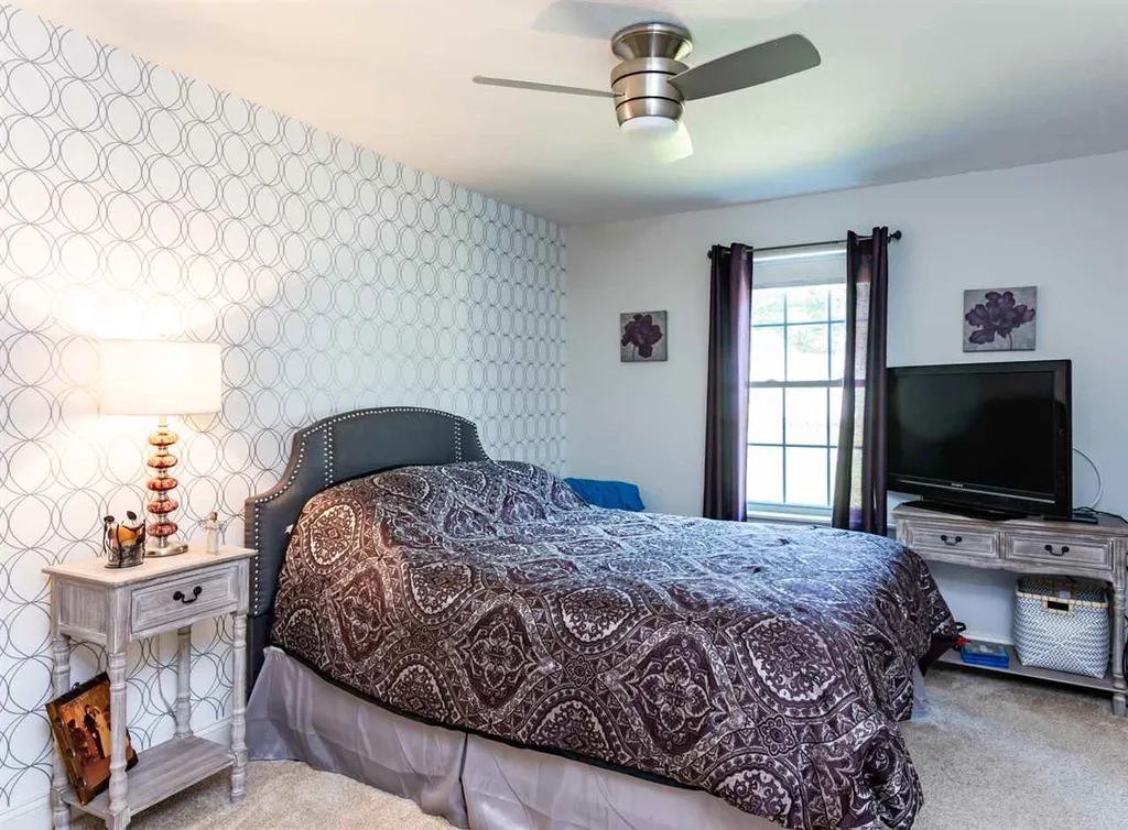 10 Evergreen Drive Newton NH 03858