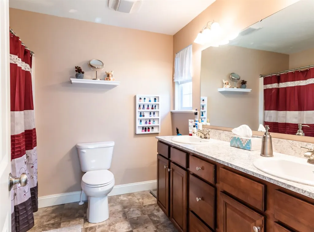 10 Evergreen Drive Newton NH 03858