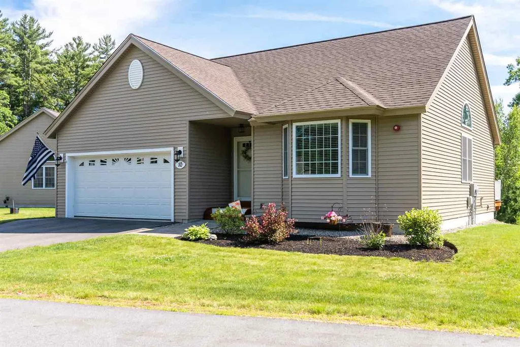 10 Evergreen Drive Newton NH 03858