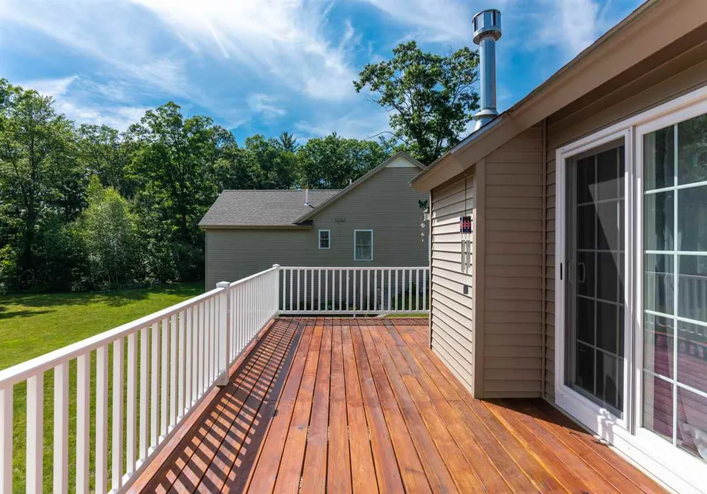 10 Evergreen Drive Newton NH 03858