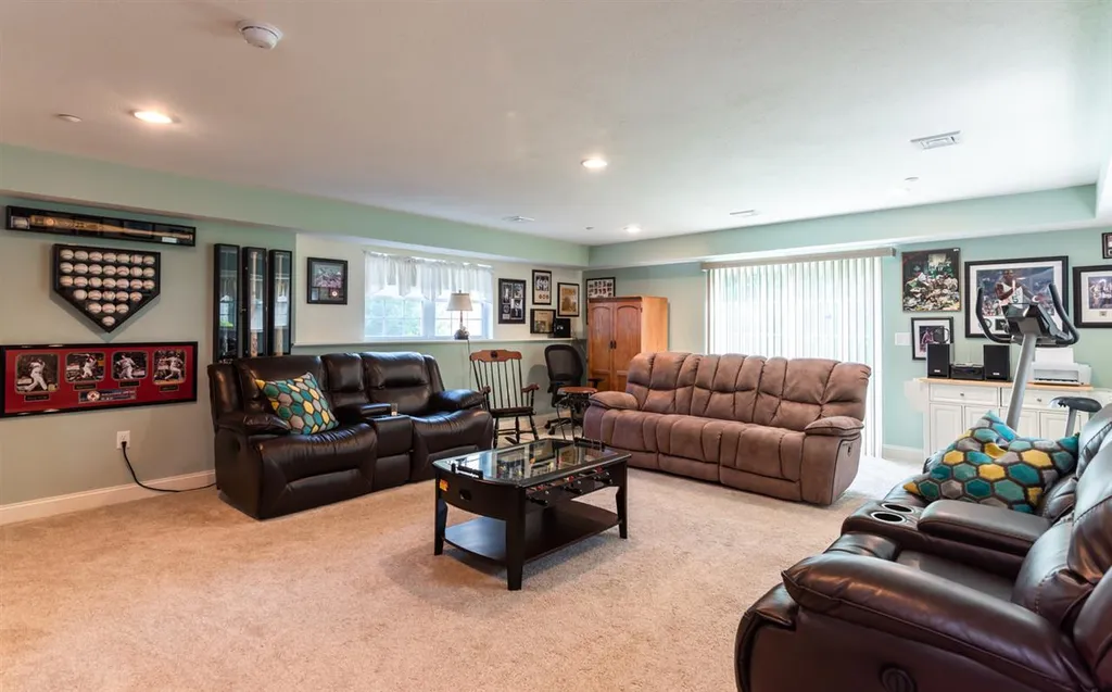 10 Evergreen Drive Newton NH 03858